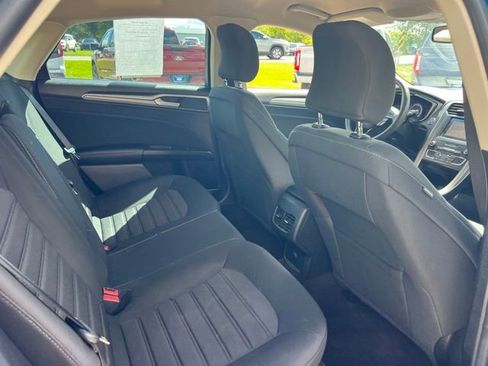 Used 2019 Ford Fusion SE FWD image 22