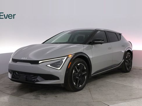Used 2025 Kia EV6 Wind image 2