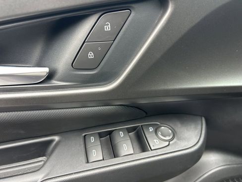 New 2026 Chevrolet Equinox EV LT image 12