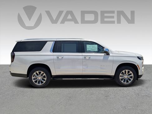 New 2025 Chevrolet Suburban Premier w/ Sun And Tow Package image 22