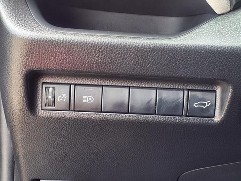 Used 2019 Toyota RAV4 XLE Premium image 21