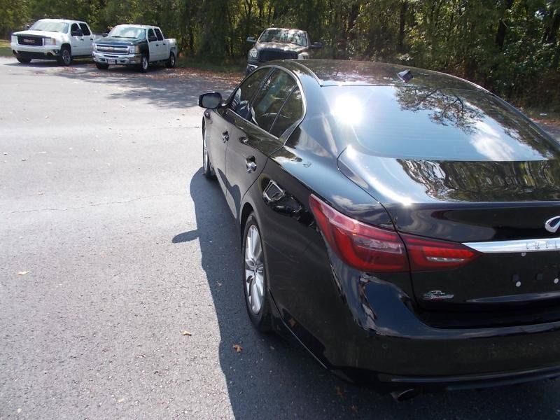 Used 2018 INFINITI Q50 Luxe w/ Essential Package (3.0T Luxe) RWD image 4