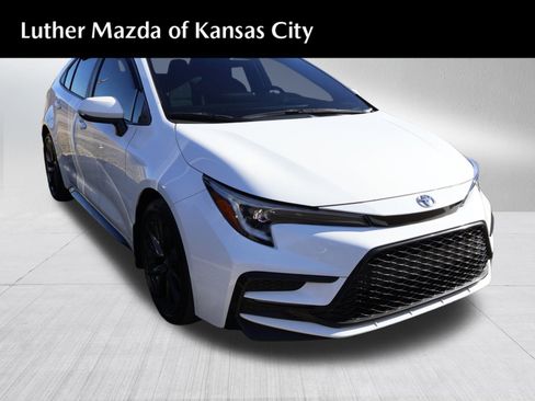 Used 2024 Toyota Corolla SE image 1