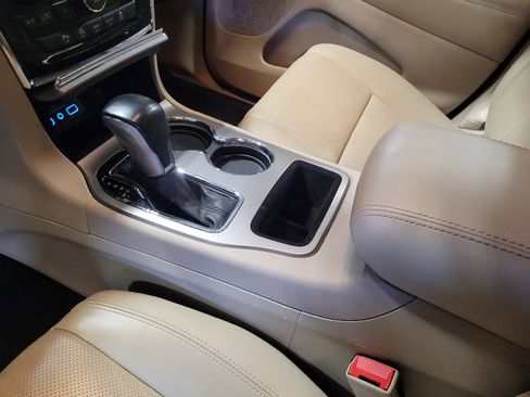 Used 2021 Jeep Grand Cherokee Limited w/ Luxury Group II RWD image 26