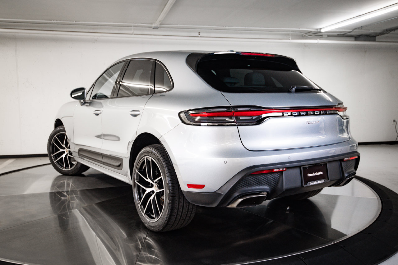 Certified 2023 Porsche Macan AWD/4WD image 3