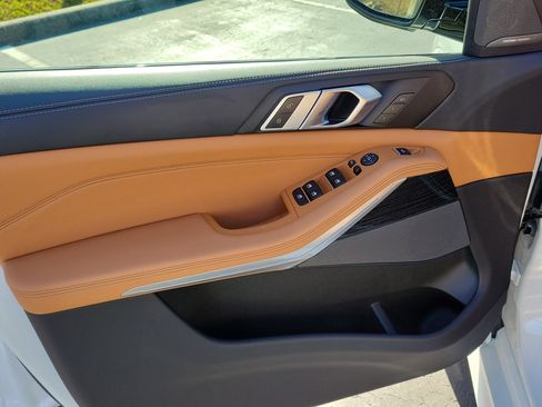 Used 2024 BMW X5 xDrive40i w/ M Sport Package image 18