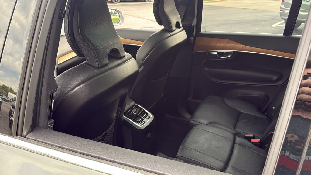Certified 2025 Volvo XC90 T8 Plus AWD/4WD image 27