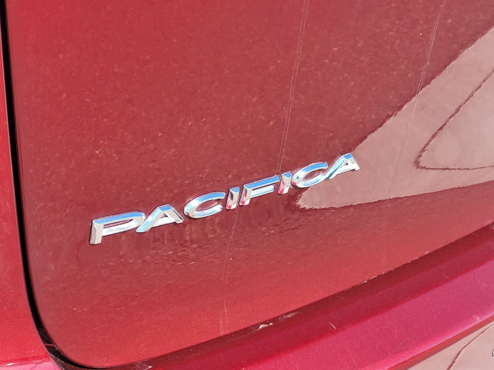 Used 2020 Chrysler Pacifica Touring-L Plus w/ Tire & Wheel Group FWD image 11