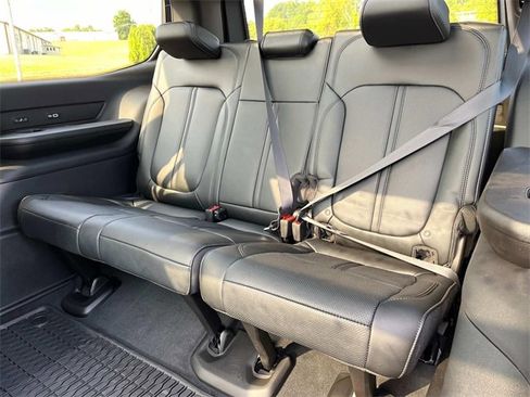 New 2024 Jeep Wagoneer Series III w/ Premium Group I image 22