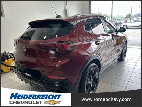 Used 2024 Buick Encore GX Sport Touring FWD image 4