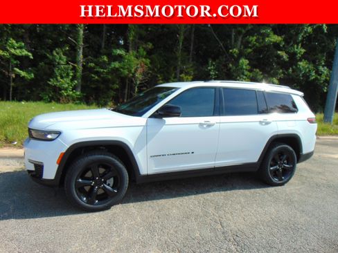Certified 2024 Jeep Grand Cherokee L Limited w/ Black Appearance Package AWD/4WD image 5