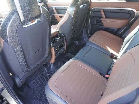 New 2026 Land Rover Defender 110 OCTA image 30