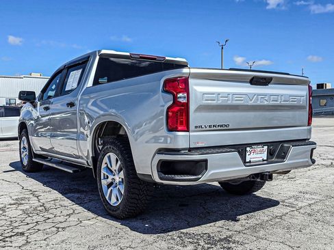 Used 2020 Chevrolet Silverado 1500 Custom w/ Custom Value Package image 4