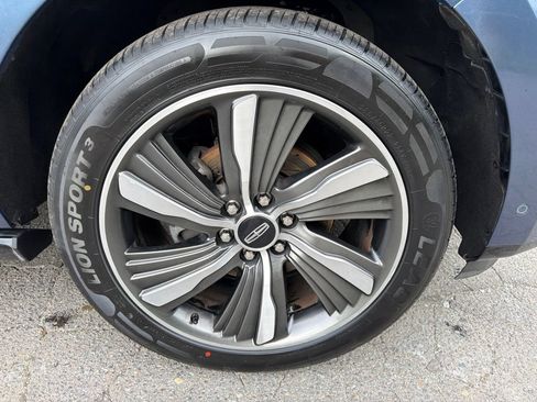 Used 2019 Lincoln Navigator L Reserve w/ Cargo Package AWD/4WD image 9