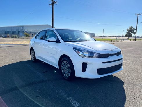 Used 2020 Kia Rio S image 3
