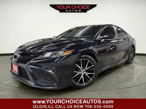 Used 2022 Toyota Camry SE w/ Cold Weather Package AWD/4WD image 1
