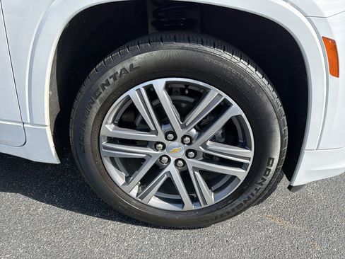 Used 2023 Chevrolet Traverse High Country image 12