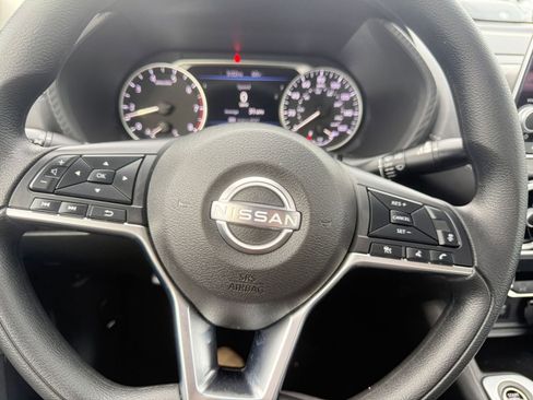 Used 2025 Nissan Sentra SV image 28