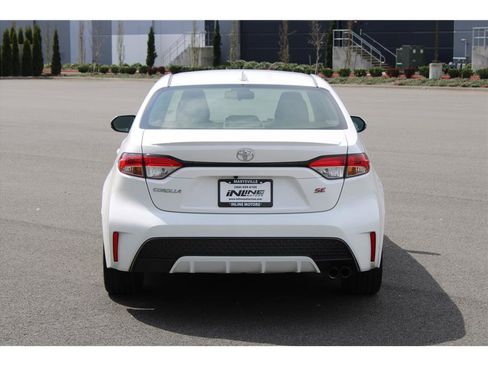 Used 2020 Toyota Corolla SE image 3