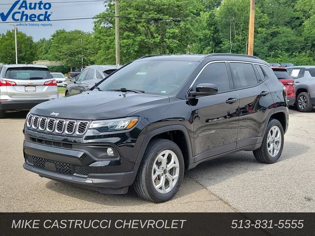 Used 2025 Jeep Compass Latitude AWD/4WD image 1