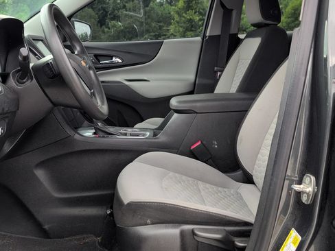 Used 2018 Chevrolet Equinox LS FWD image 11