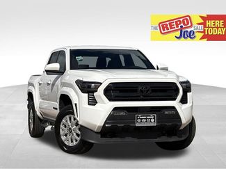Used 2025 Toyota Tacoma SR5 AWD/4WD video 1