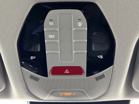 Used 2025 Kia K4 EX image 34
