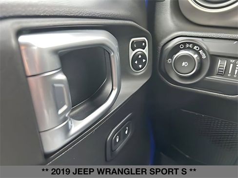 Used 2019 Jeep Wrangler Sport image 24