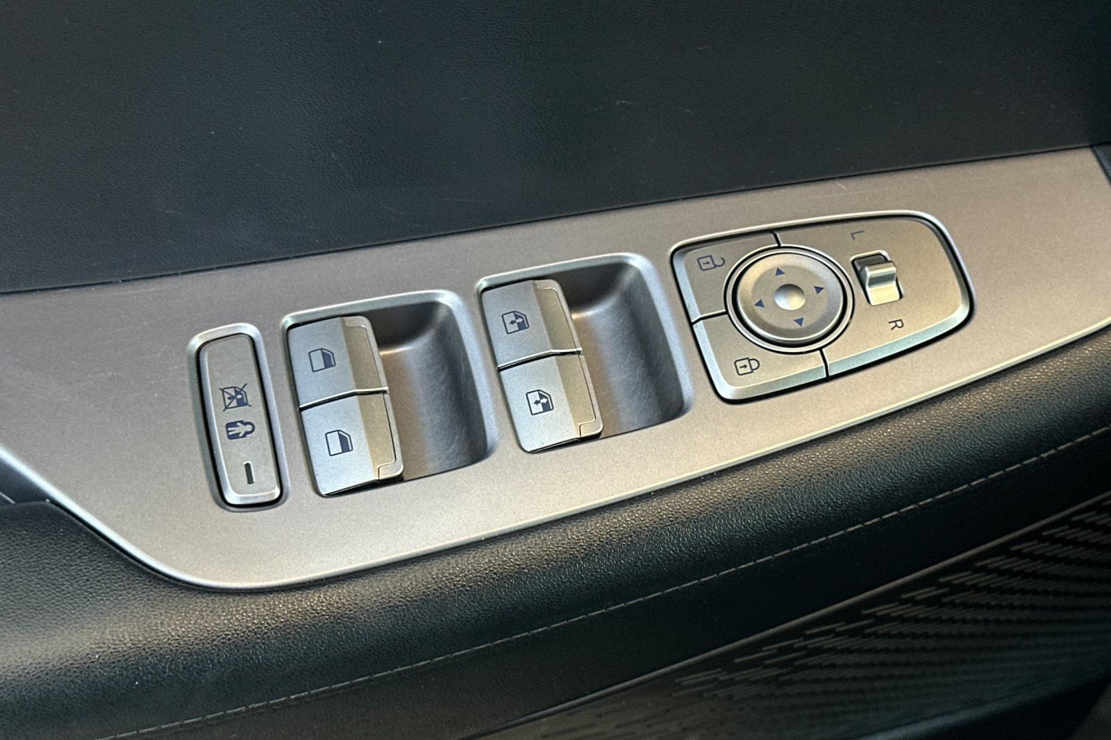 Used 2025 Hyundai Palisade SEL FWD image 12