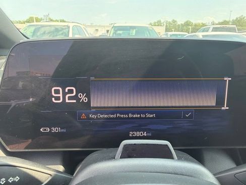 Used 2024 Chevrolet Equinox EV RS FWD image 16