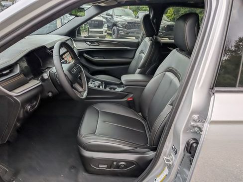New 2026 Jeep Grand Cherokee Limited AWD/4WD image 9