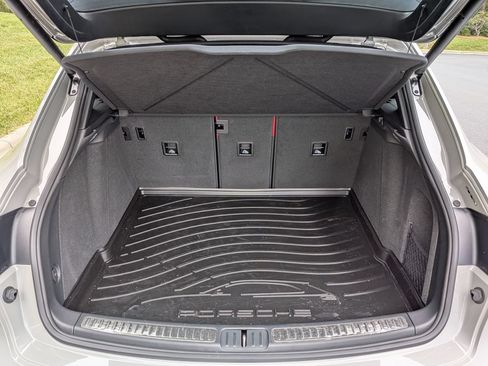 Certified 2025 Porsche Macan S AWD/4WD image 26