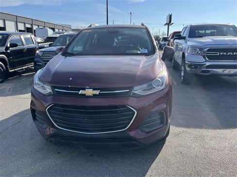 Used 2017 Chevrolet Trax LT w/ LT Convenience Package image 8
