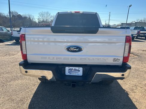 Used 2019 Ford F250 Lariat w/ Lariat Ultimate Package image 3