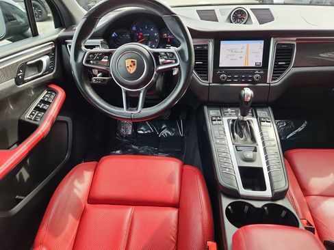 Used 2017 Porsche Macan GTS image 4