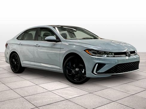 New 2026 Volkswagen Jetta SE image 2