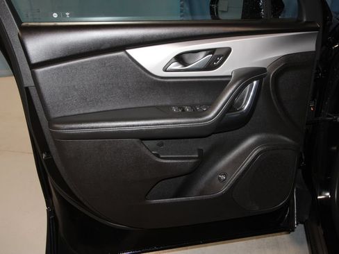 Used 2024 Chevrolet Blazer LT w/ Convenience Package FWD image 5
