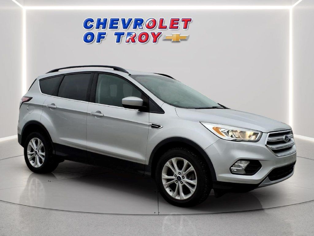 Used 2017 Ford Escape SE w/ Equipment Group 201A FWD image 1
