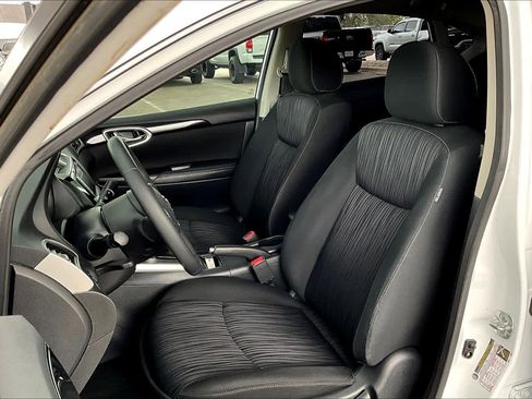 Used 2019 Nissan Sentra SV FWD image 8