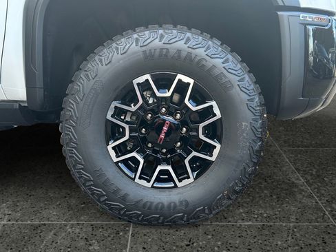 New 2026 GMC Sierra 2500 AT4X image 9