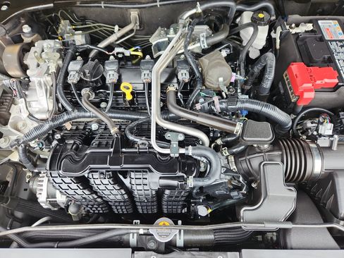 Used 2025 Nissan Altima 2.5 SV FWD image 17