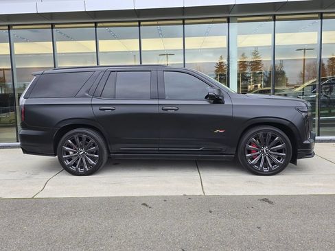 Used 2025 Cadillac Escalade V AWD/4WD image 6