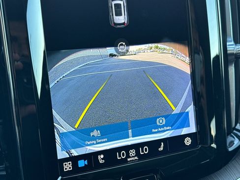 Used 2023 Volvo XC60 B5 Plus w/ Protection Package Premier image 22