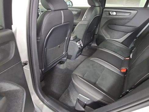 Certified 2023 Volvo C40 P8 Recharge Ultimate image 18