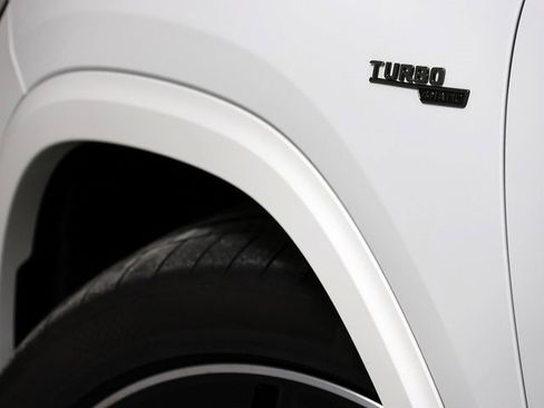 Certified 2025 Mercedes-Benz GLA 35 AMG 4MATIC image 10