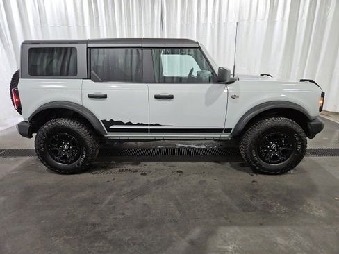 Used 2022 Ford Bronco Wildtrak image 2