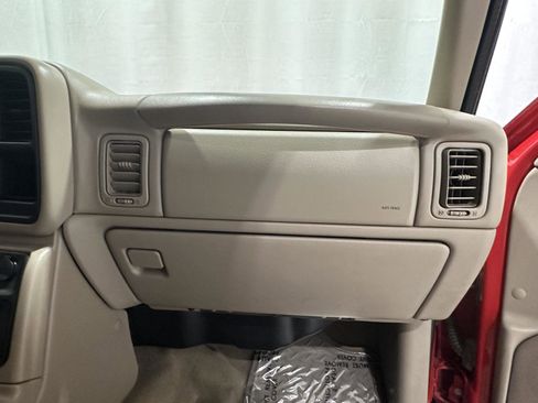 Used 2005 GMC Sierra 3500 SLT w/ Heavy-Duty Power Package AWD/4WD image 26