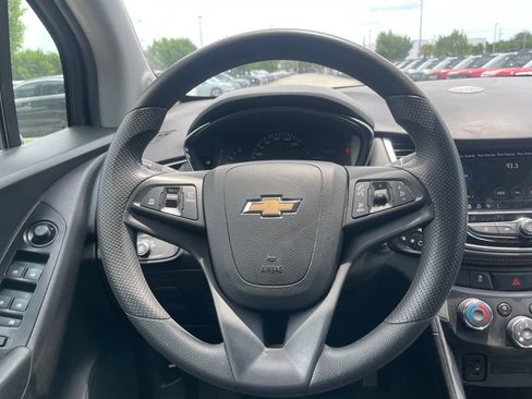 Used 2022 Chevrolet Trax LT AWD/4WD image 12