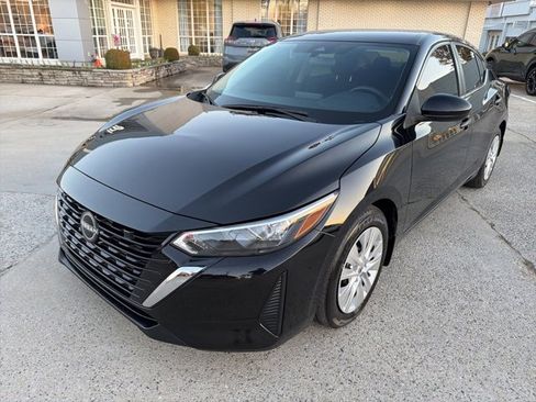 Used 2024 Nissan Sentra S image 2