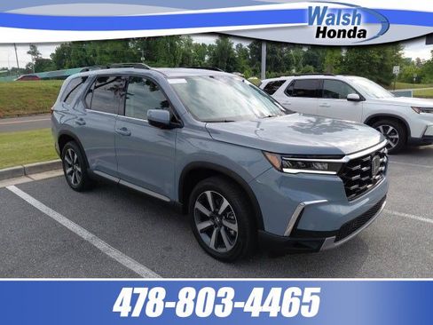 Certified 2025 Honda Pilot Touring image 1